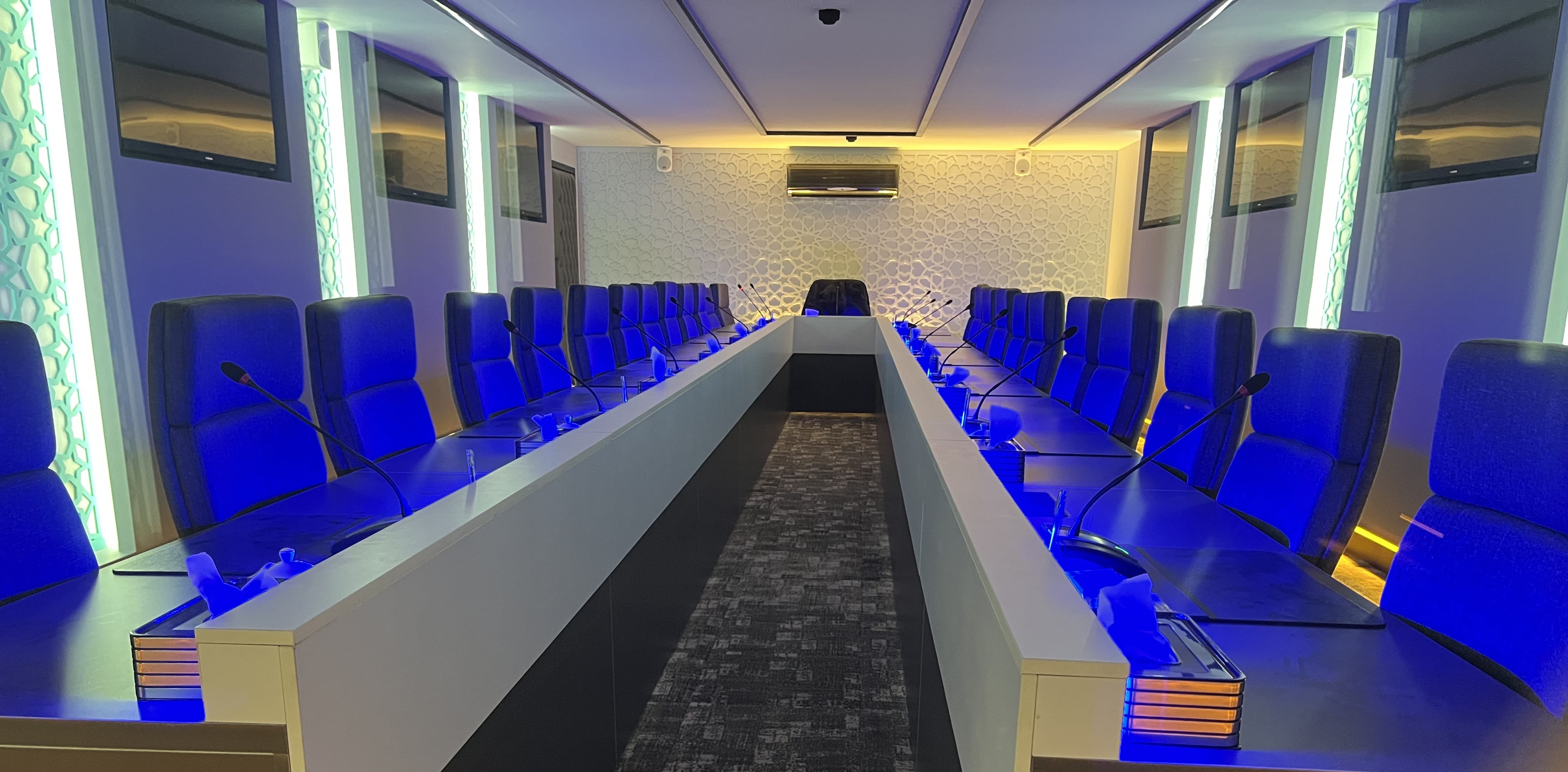 14 نکته خرید سیستم کنفرانس و تجهیزات صوتی